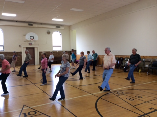 photo 2015 Line dance leg kick